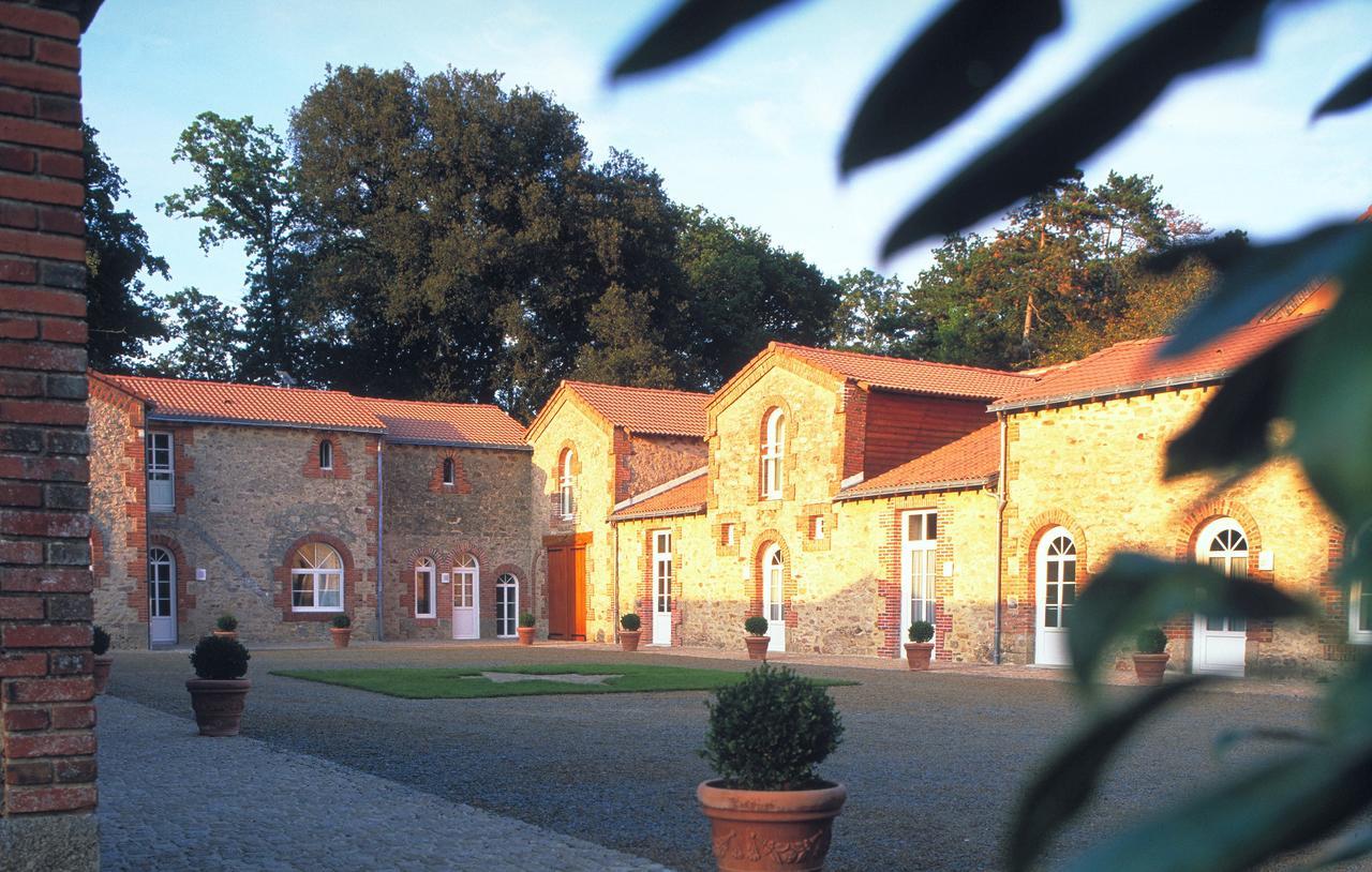 B&B Domaine De La Corbe Bournezeau Bagian luar foto