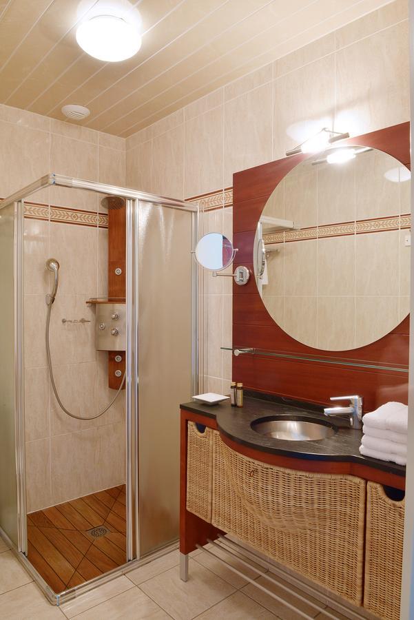 B&B Domaine De La Corbe Bournezeau Bagian luar foto