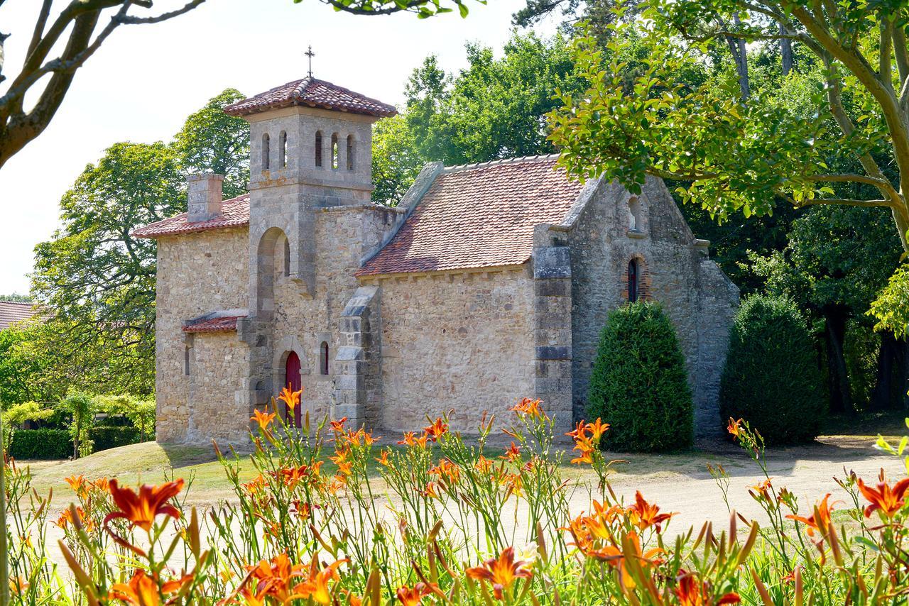 B&B Domaine De La Corbe Bournezeau Bagian luar foto
