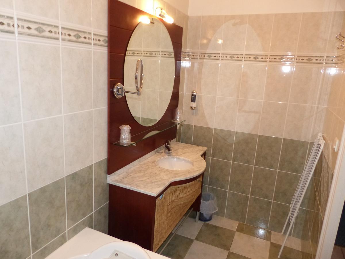 B&B Domaine De La Corbe Bournezeau Bagian luar foto