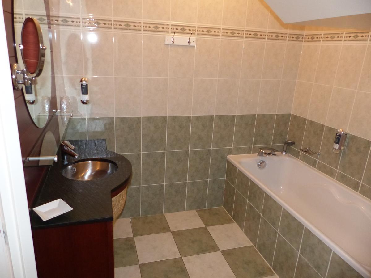 B&B Domaine De La Corbe Bournezeau Bagian luar foto